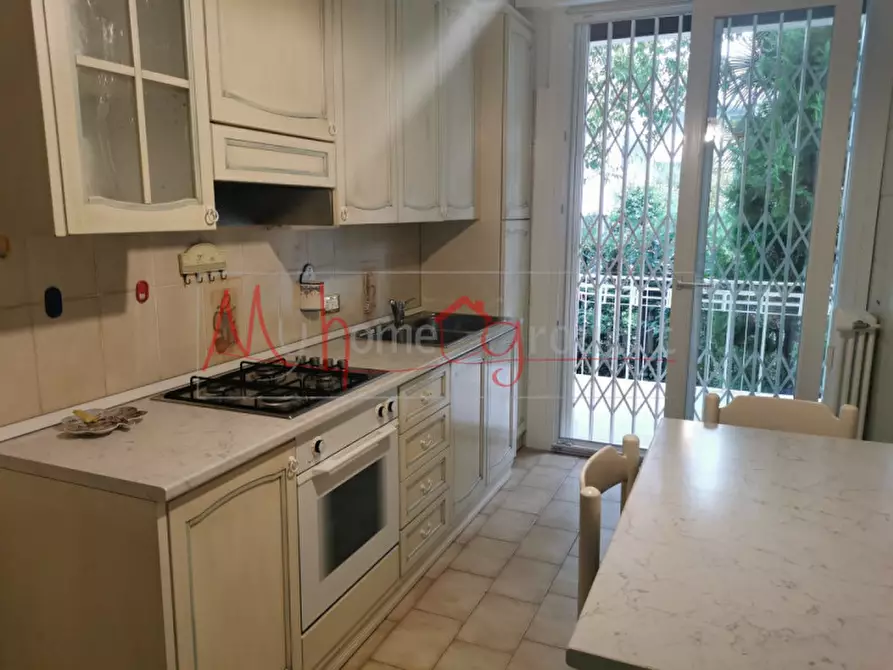 Immagine 3 di Appartamento in affitto  in via Vallisnieri a Padova