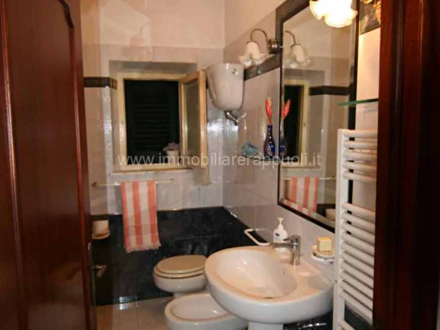 Immagine 14 di Villetta a schiera in vendita  a Sinalunga