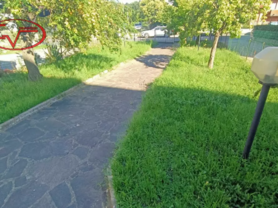 Immagine 10 di Laboratorio in vendita  in Via Dante a Terranuova Bracciolini