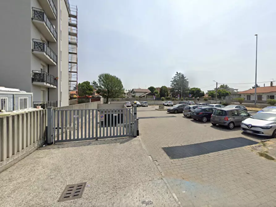 Immagine 2 di Garage in vendita  in vicolo Fiori a Nova Milanese