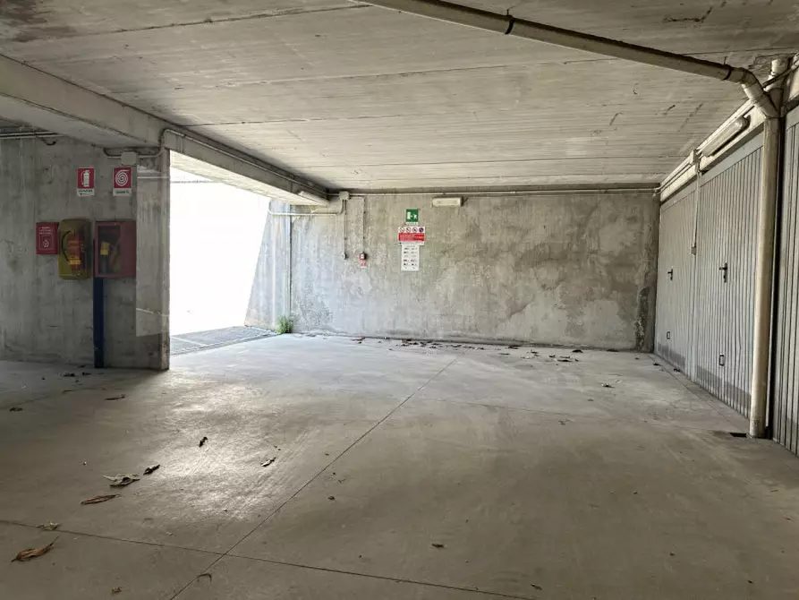 Immagine 5 di Garage in vendita  in vicolo Fiori a Nova Milanese
