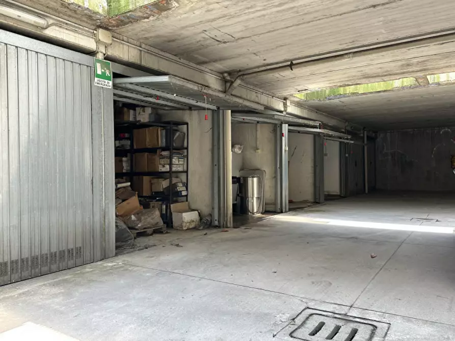 Immagine 7 di Garage in vendita  in vicolo Fiori a Nova Milanese