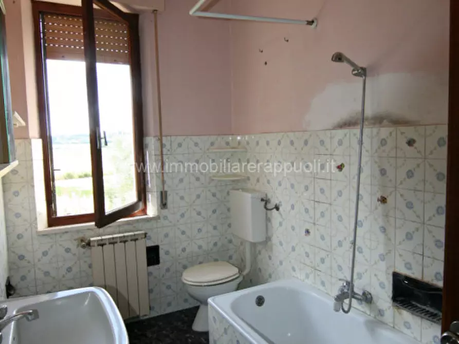 Immagine 20 di Casa indipendente in vendita  a Montepulciano