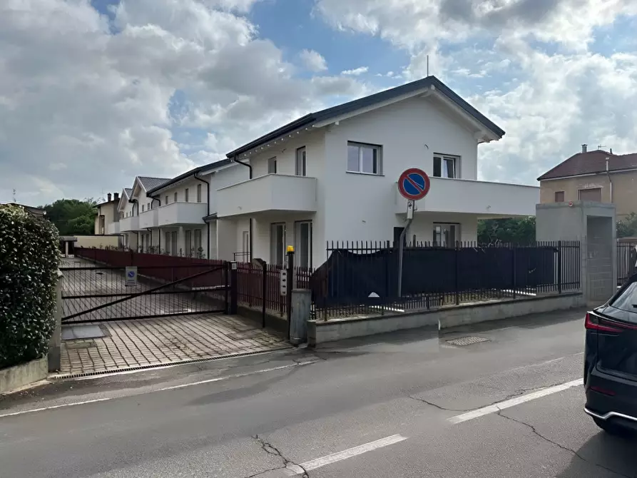 Immagine 1 di Villa in vendita  in Via Belvedere a Arcore