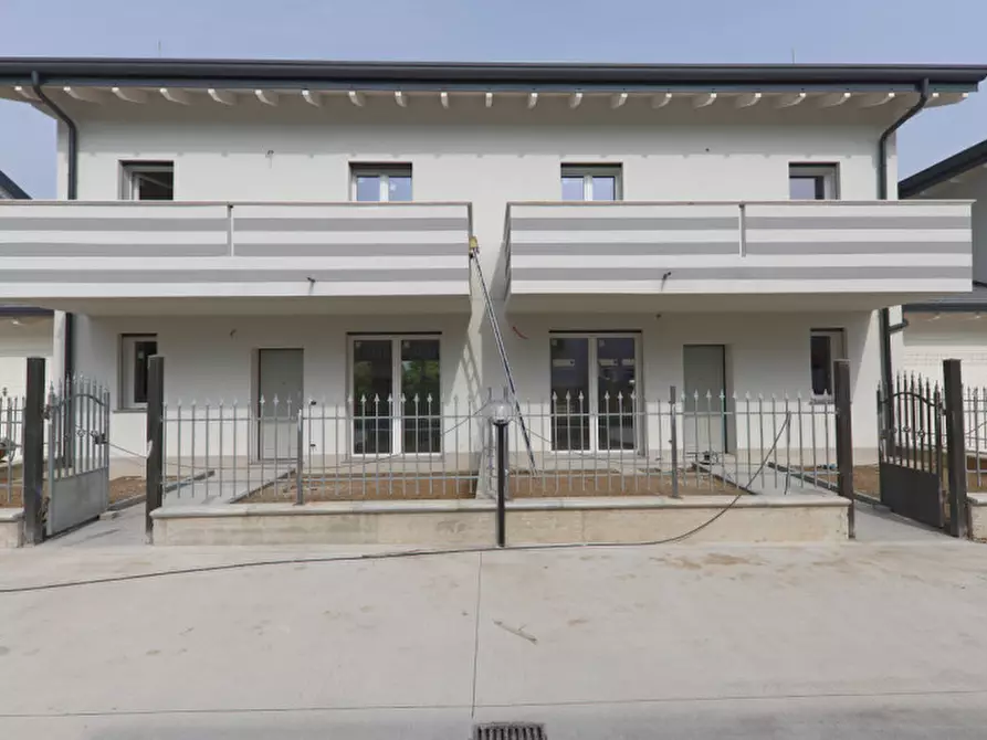 Immagine 2 di Villa in vendita  in Via Belvedere a Arcore