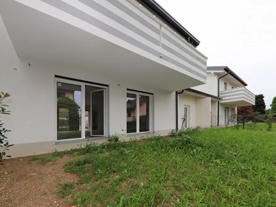 Immagine 2 di Villa in vendita  in Via Belvedere a Arcore