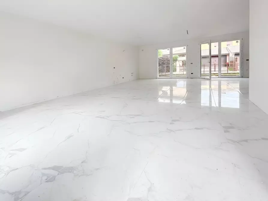 Immagine 3 di Villa in vendita  in Via Belvedere a Arcore