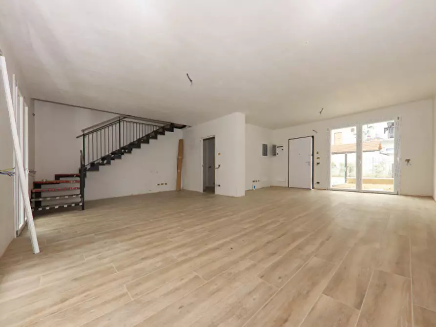 Immagine 6 di Villa in vendita  in Via Belvedere a Arcore