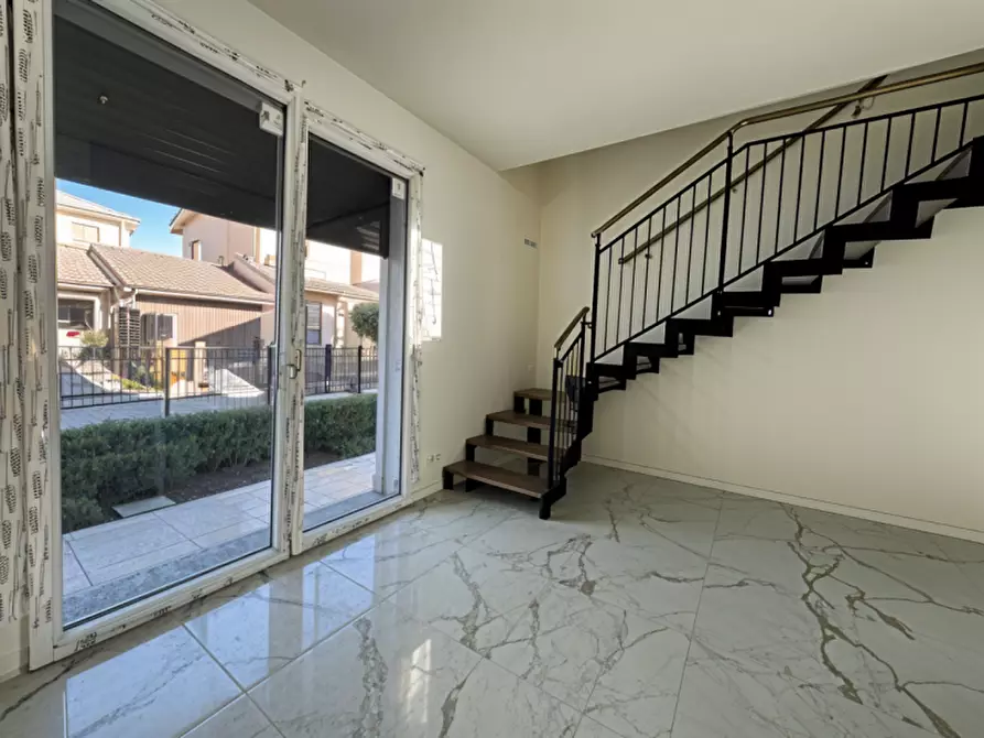 Immagine 10 di Villa in vendita  in Via Belvedere a Arcore