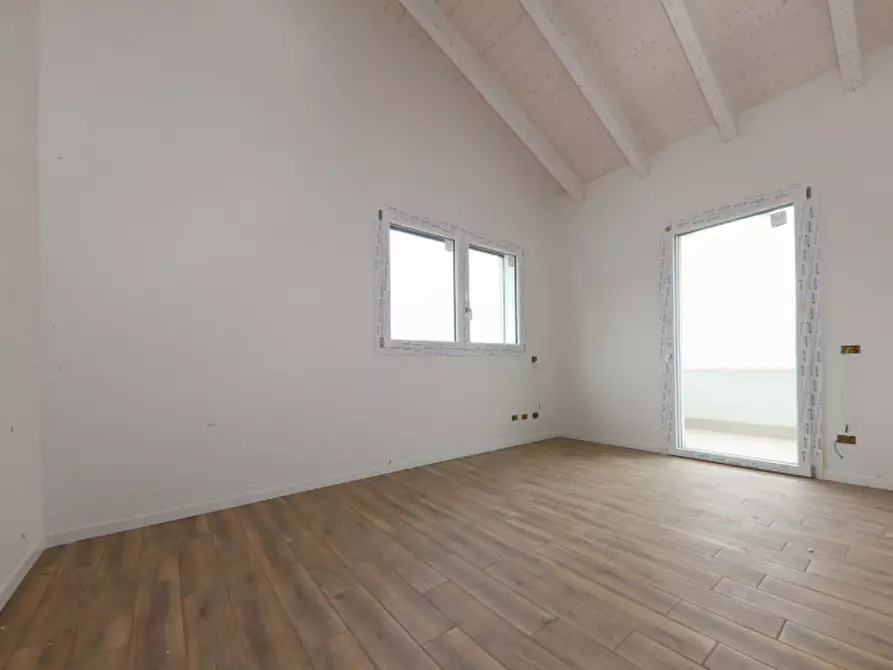 Immagine 11 di Villa in vendita  in Via Belvedere a Arcore