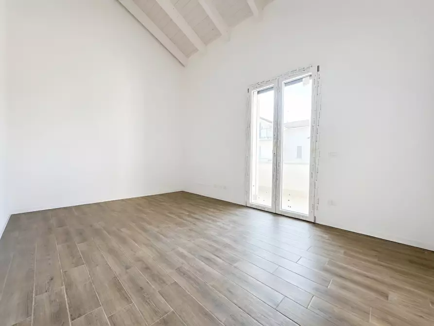 Immagine 15 di Villa in vendita  in Via Belvedere a Arcore