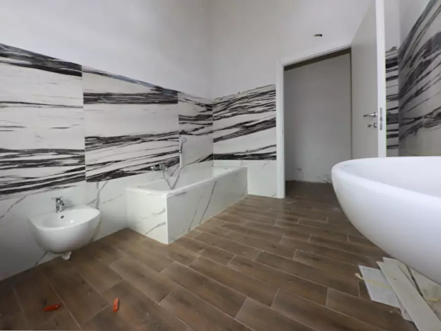 Immagine 9 di Villa in vendita  in Via Belvedere a Arcore