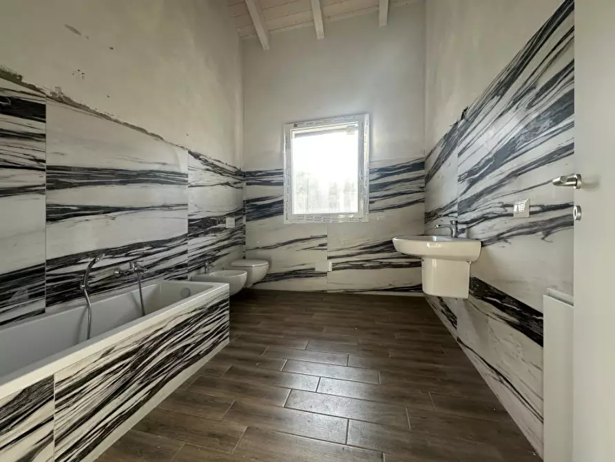 Immagine 17 di Villa in vendita  in Via Belvedere a Arcore