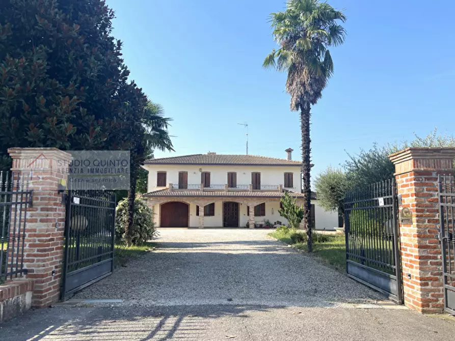 Immagine 1 di Casa indipendente in vendita  a Treviso