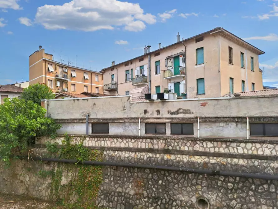 Immagine 10 di Negozio in vendita  in Viale Luigi Campofregoso, N. 250 a Terni