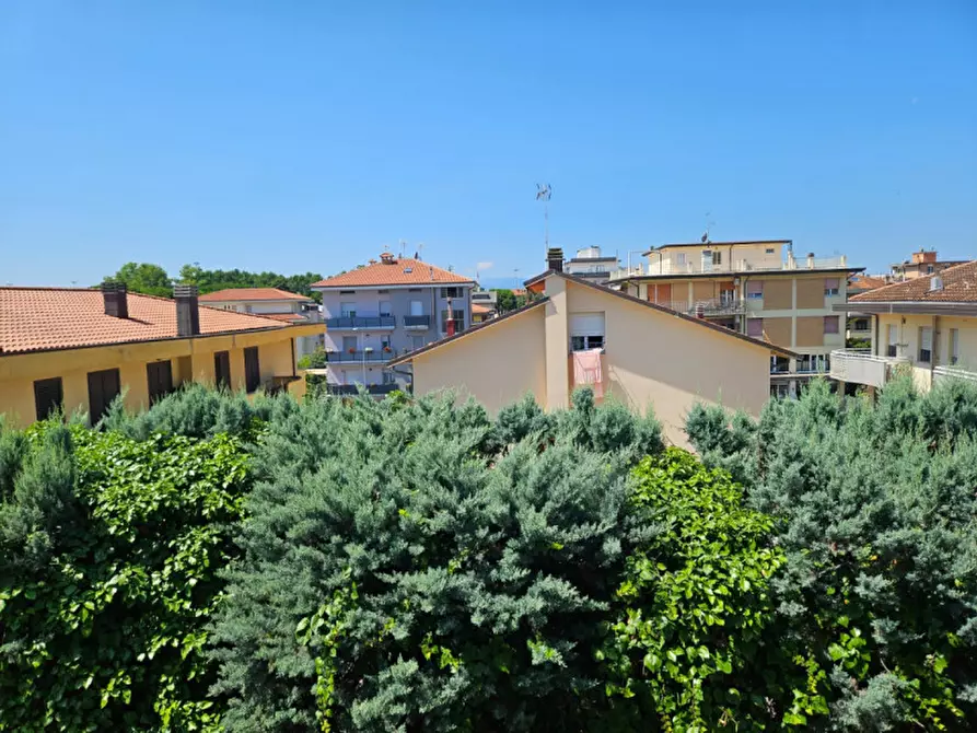 Immagine 1 di Appartamento in vendita  in viale Lugano a Rimini