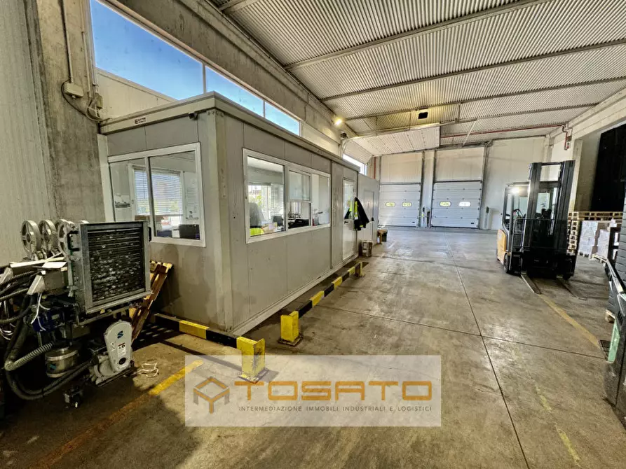 Immagine 5 di Capannone industriale in affitto  a Vigasio
