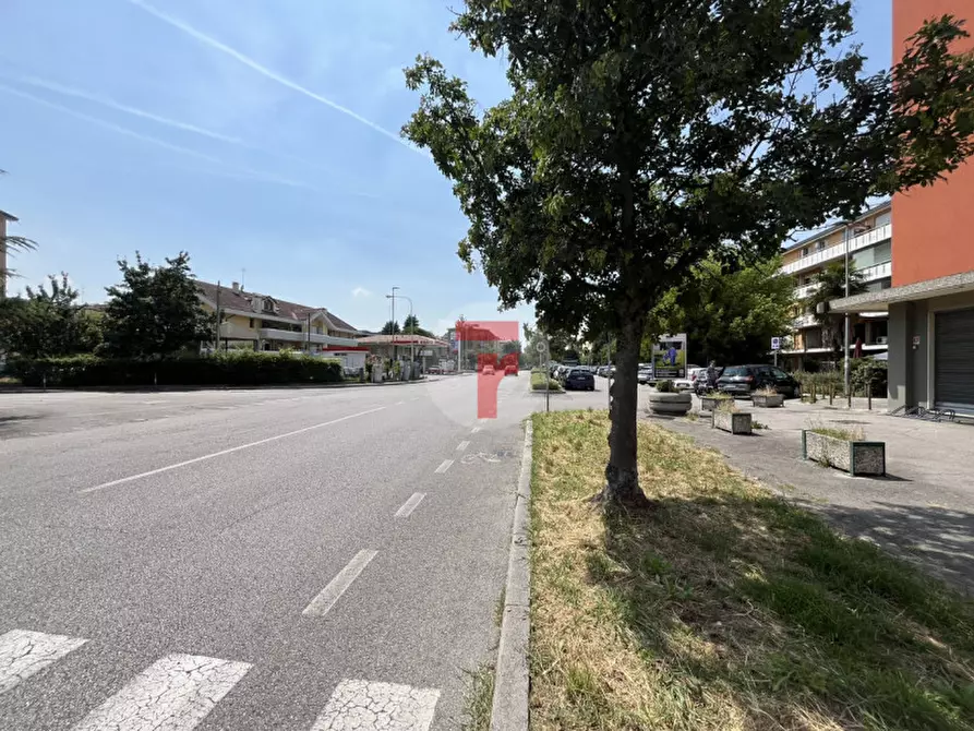 Immagine 1 di Magazzino in vendita  in Via Libero Benedetti a Padova