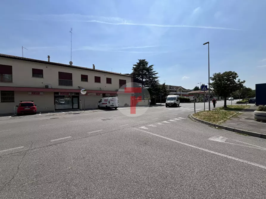 Immagine 2 di Magazzino in vendita  in Via Libero Benedetti a Padova