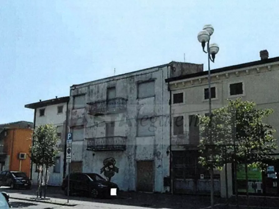 Immagine 1 di Casa indipendente in vendita  in PIAZZA ALCIDE DE GASPERI 10 a San Giovanni Lupatoto