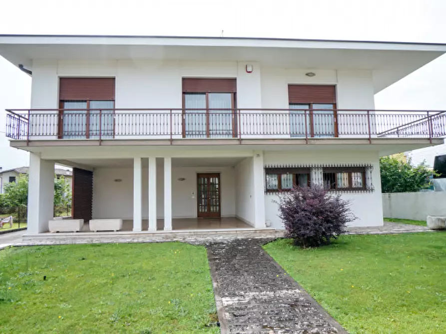 Immagine 1 di Casa indipendente in vendita  a Monteforte D'alpone