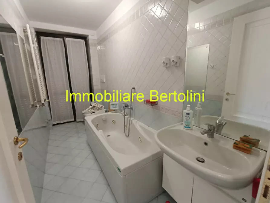 Immagine 12 di Appartamento in vendita  in CORSO DEGLI INGLESI a San Remo