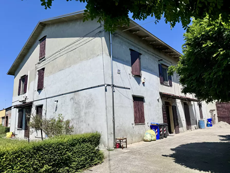 Immagine 1 di Villetta a schiera in vendita  in Via Grazia Cavanna 58 a Sissa Trecasali