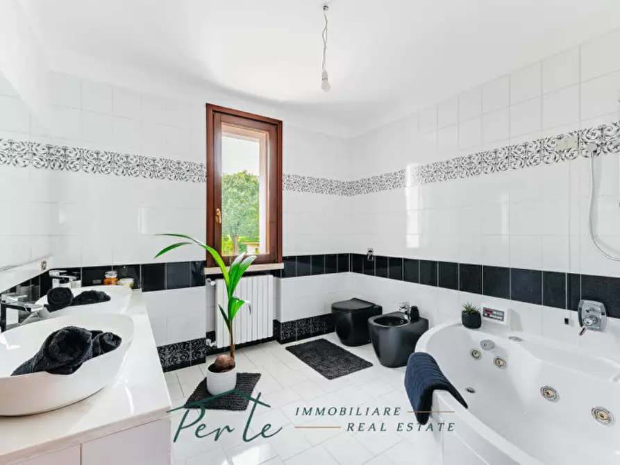 Immagine 24 di Villa in vendita  in Via Bruno Buozzi 24 a Borgo Virgilio