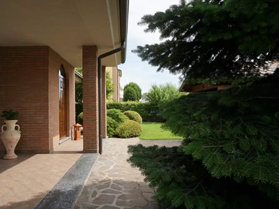 Immagine 1 di Villa in vendita  in Via Pasini a Colorno