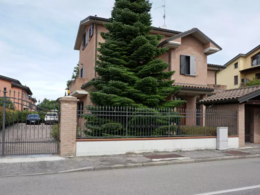 Immagine 2 di Villa in vendita  in Via Pasini a Colorno