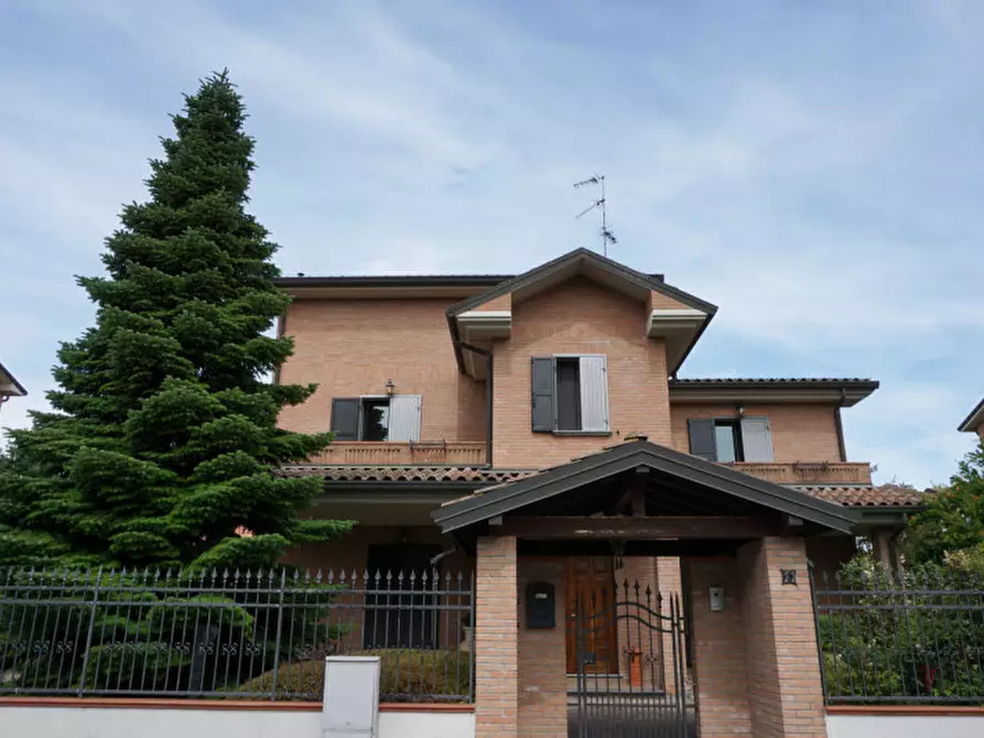 Immagine 3 di Villa in vendita  in Via Pasini a Colorno