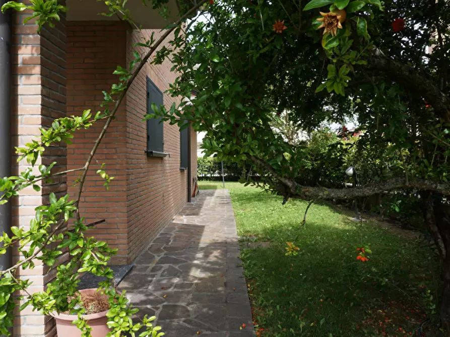 Immagine 7 di Villa in vendita  in Via Pasini a Colorno