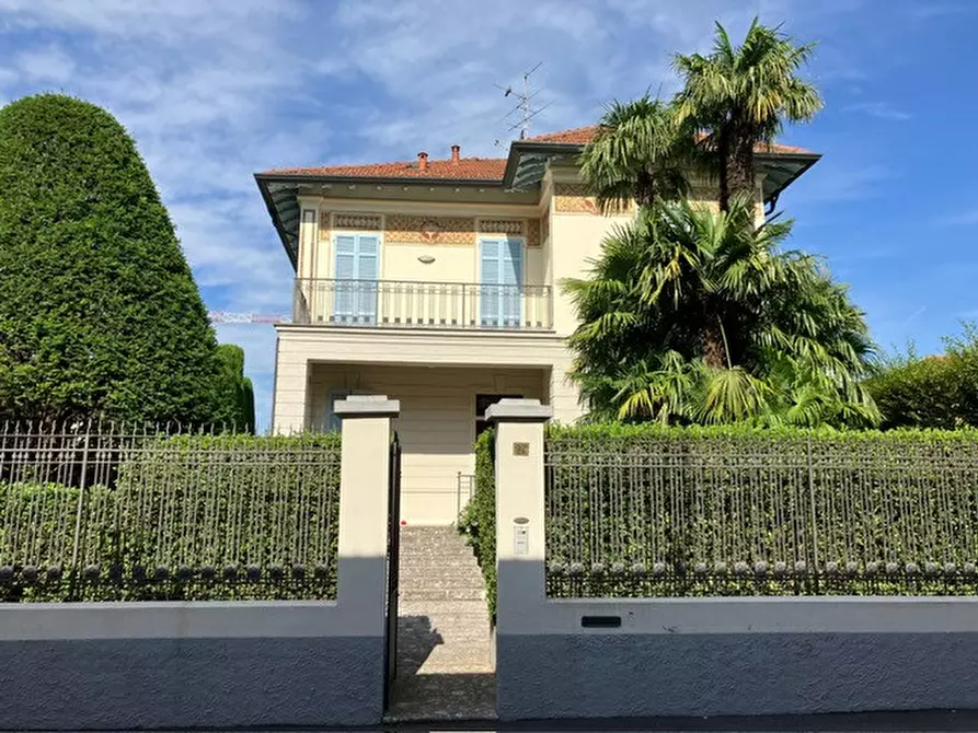 Immagine 1 di Villa in vendita  in Via Volta, 93 a Corbetta