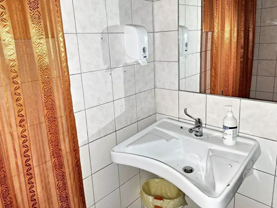 Immagine 6 di Negozio in vendita  in Via Giovanni Pascoli, N. Snc a Baratili San Pietro