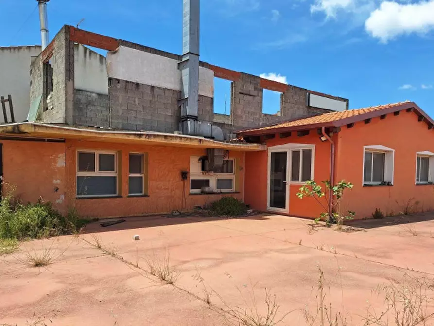 Immagine 8 di Negozio in vendita  in Via Giovanni Pascoli, N. Snc a Baratili San Pietro