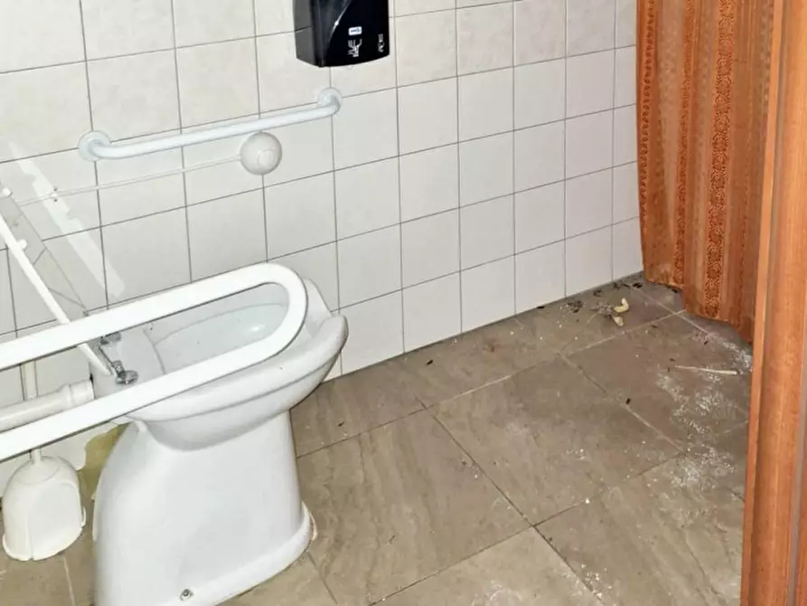 Immagine 13 di Negozio in vendita  in Via Giovanni Pascoli, N. Snc a Baratili San Pietro