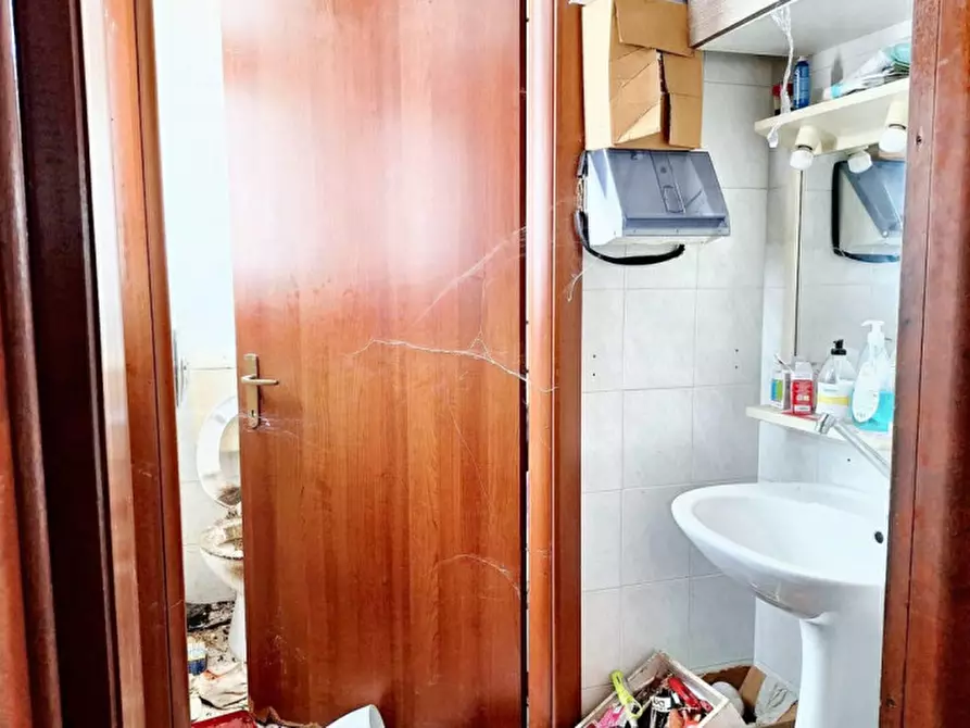 Immagine 19 di Negozio in vendita  in Via Giovanni Pascoli, N. Snc a Baratili San Pietro