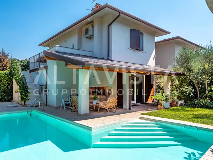 Immagine 1 di Casa bifamiliare in vendita  in Rezzato Dante Alighieri a Rezzato