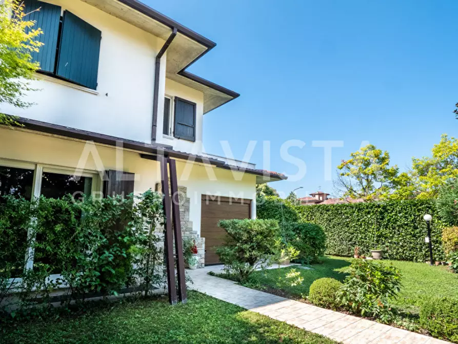 Immagine 5 di Casa bifamiliare in vendita  in Rezzato Dante Alighieri a Rezzato