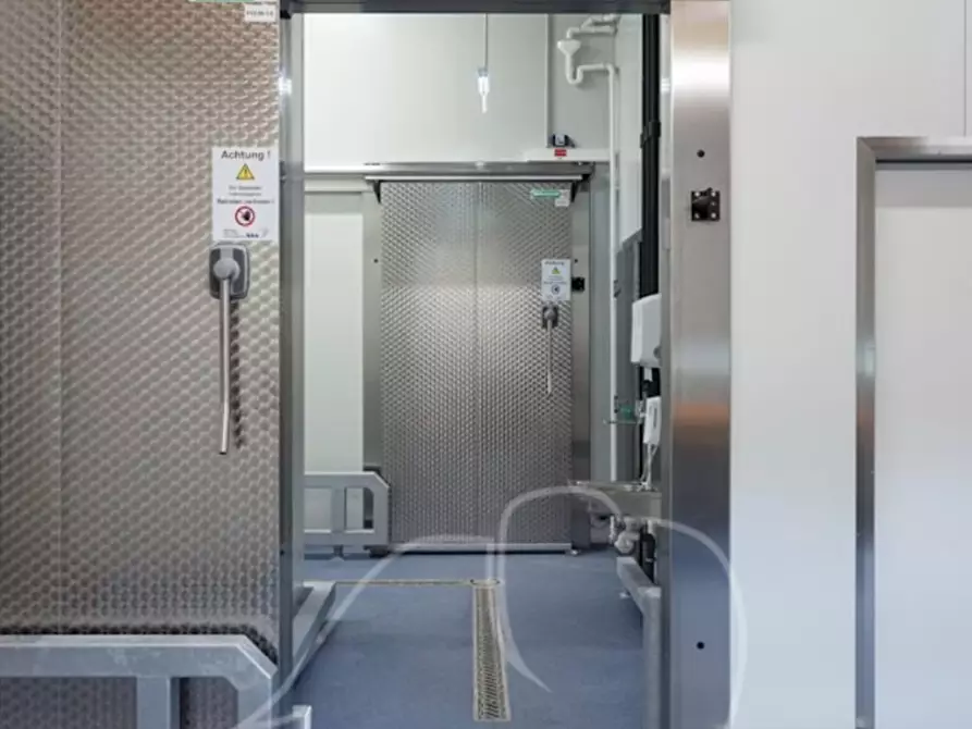 Immagine 2 di Capannone industriale in vendita  a Bolzano