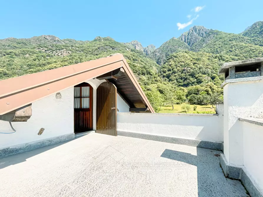 Immagine 3 di Villa in vendita  in Località Gabbio a Premosello-Chiovenda