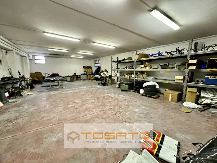 Immagine 2 di Capannone industriale in vendita  a Sona
