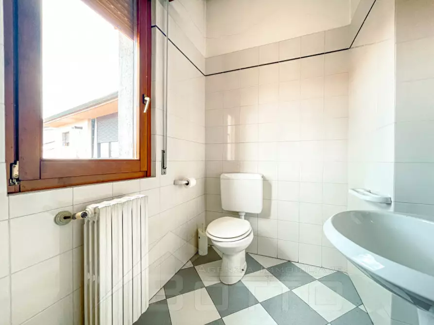 Immagine 8 di Ufficio in vendita  in antonelli 1 a Bellinzago Novarese