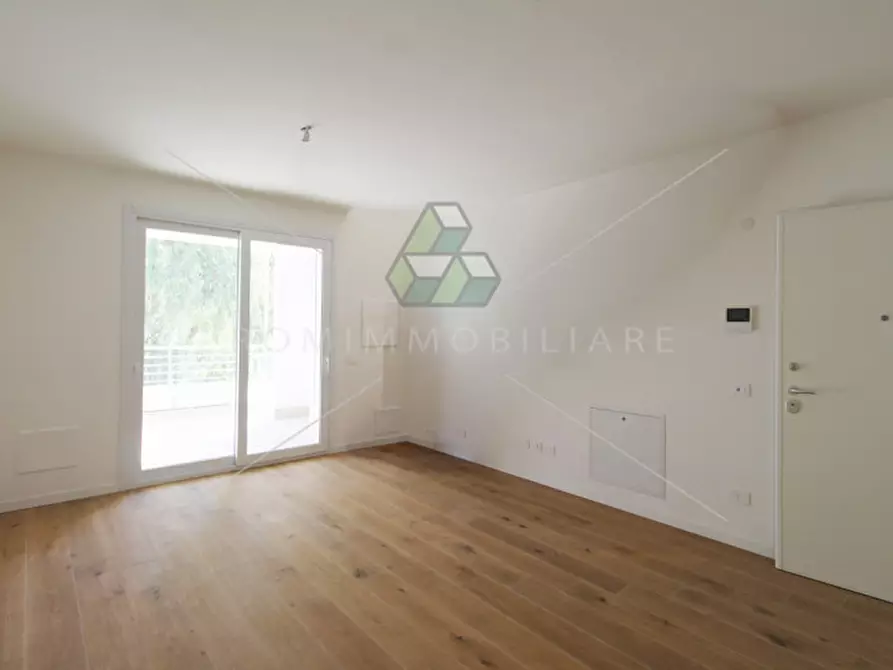 Immagine 5 di Appartamento in vendita  in Via Del Casale Solaro a Roma