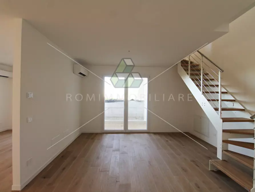 Immagine 17 di Villa in vendita  in Via Del Casale Solaro a Roma