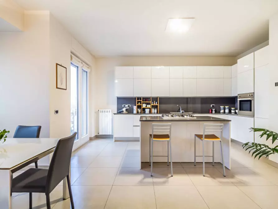 Immagine 21 di Appartamento in vendita  in monte ceneri  58 a Milano