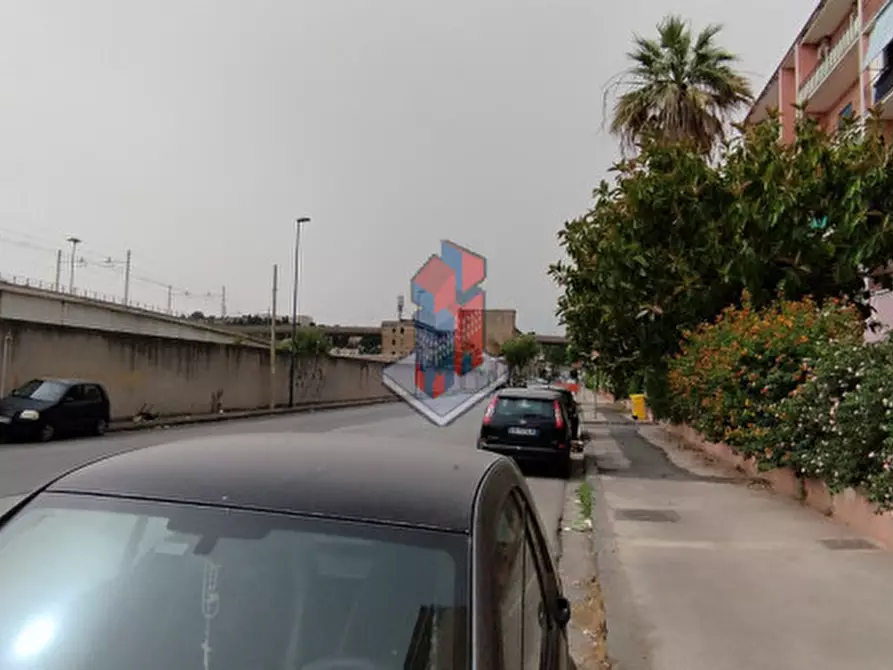 Immagine 3 di Negozio in vendita  in POGGIOREALE - VIA TRACCIA a Napoli