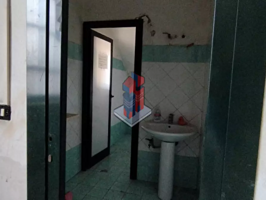Immagine 17 di Negozio in vendita  in POGGIOREALE - VIA TRACCIA a Napoli