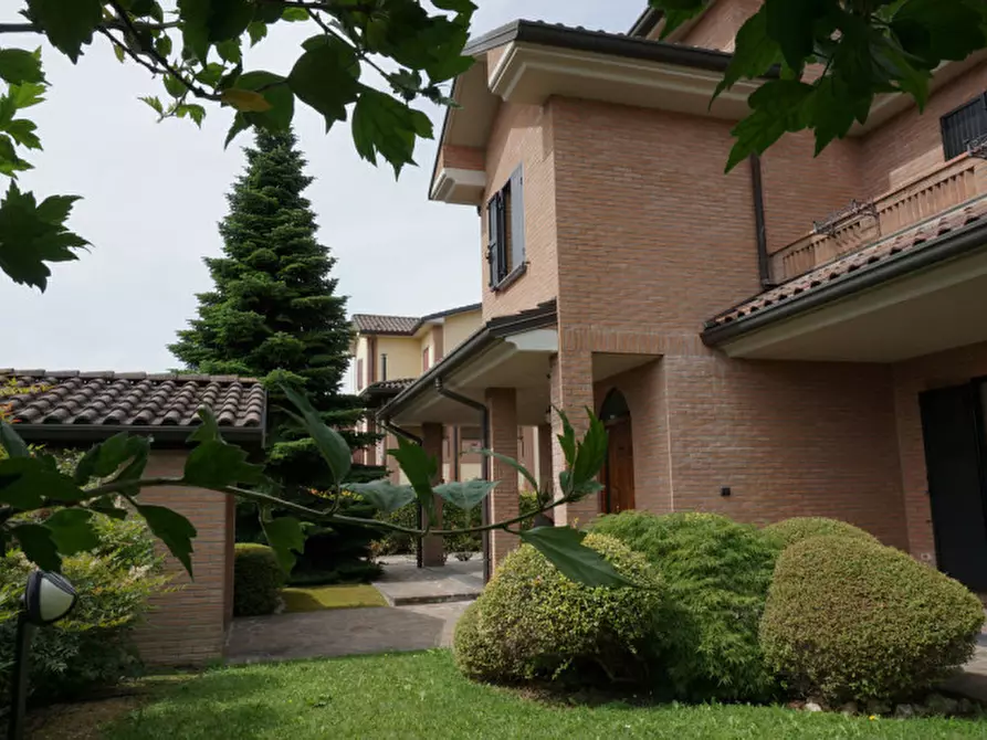 Immagine 1 di Villa in vendita  in Via Dino Mora, 11 a Colorno