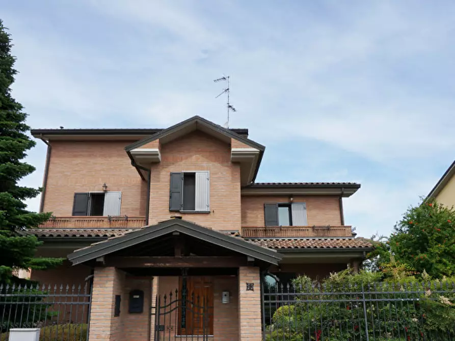 Immagine 5 di Villa in vendita  in Via Dino Mora, 11 a Colorno